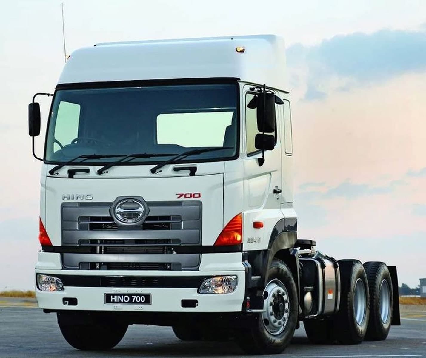 10 tonne Hino truck carrying project cargo